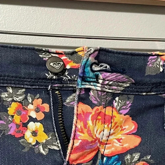 Roxy Denim Floral Print Raw Hem Shorts - Picture 8 of 10